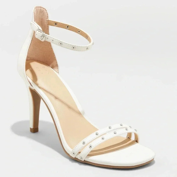 White Heels - Picture 1 of 5